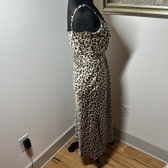 AX Paris animal print silky V cleavage midi dress sleeveless sz 8 - Picture 5 of 6